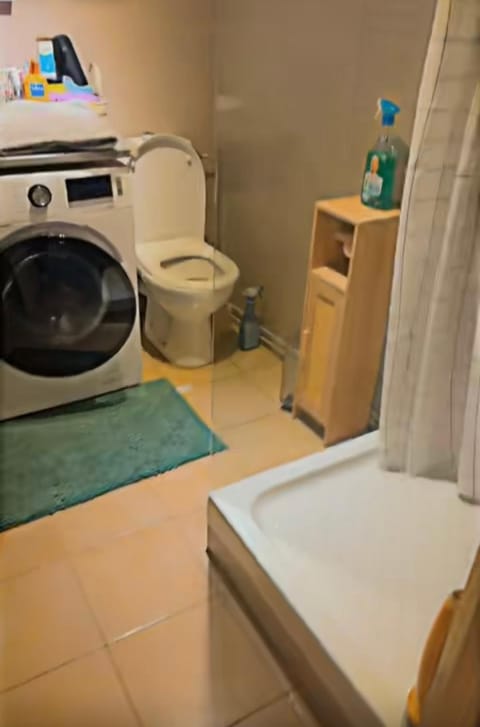 Maison en fond de jardin Apartment in Île-de-France