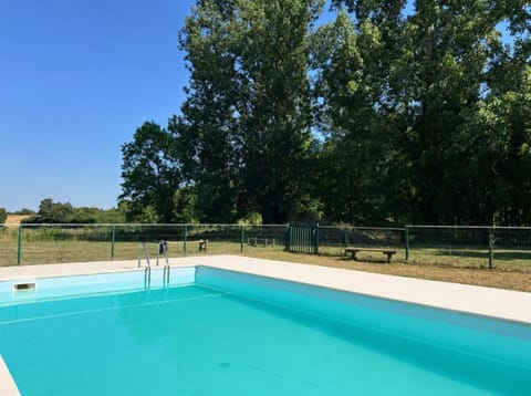 Swimming pool, Swimming pool