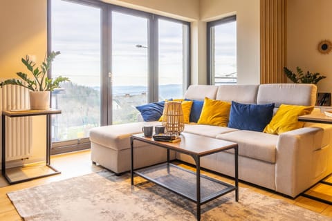 Natural landscape, Library, View (from property/room), View (from property/room), Balcony/Terrace, Living room, Food and drinks, Seating area, Mountain view, Mountain view, Entertainment, furniture, heating