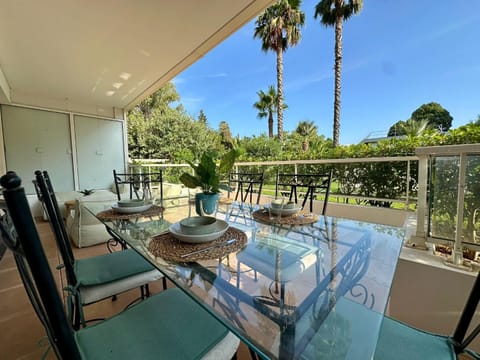 Patio, Dining area, Garden view
