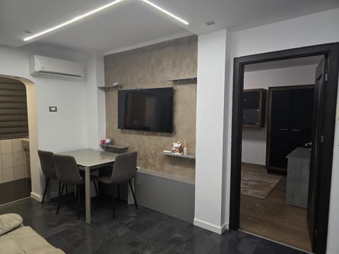 TV and multimedia, Kitchen or kitchenette, Seating area, Dining area, air conditioner