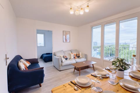 View (from property/room), Living room, Dining area