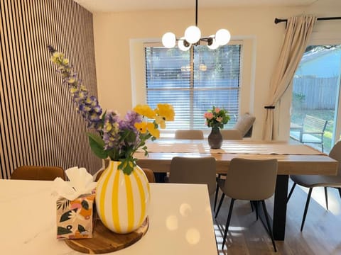 Modern and Cozy 3BR Retreat Perfect for Families or Big Group House in Cedar Park