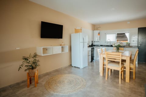 Kitchen or kitchenette, Dining area, stove