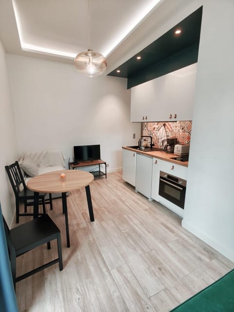 Kitchen or kitchenette, Living room