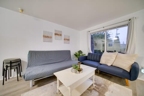 Near Tech Hub and Transit Central Bellevue Home House in Bellevue