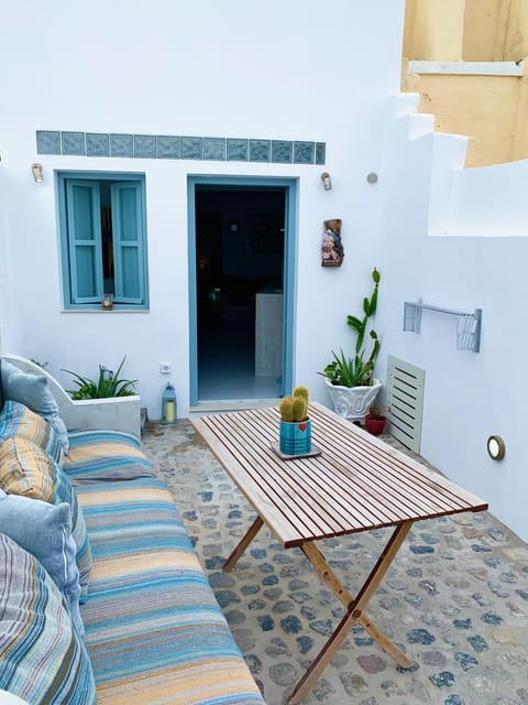 Property building, Seating area, Beach