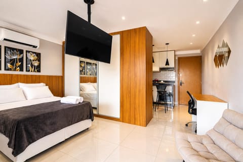 Property building, Photo of the whole room, Animals, Bedroom, Guests, City view, Street view, Area and facilities, children, furniture, internet, towels, washing machine, air conditioner