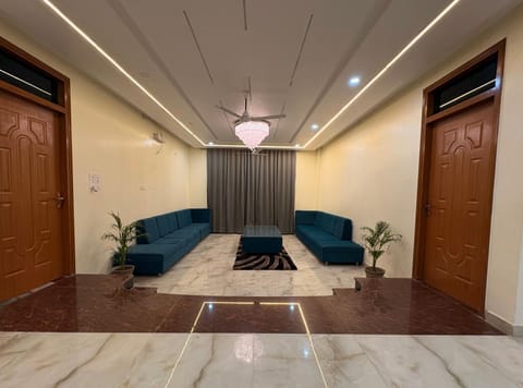 Communal lounge/ TV room, Living room, Seating area