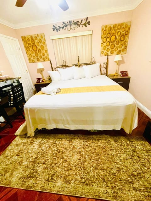 Cozy home Vacation rental in Pompano Beach