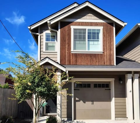 Adventure Awaits - Wine country oasis w Cozy deck House in Carlton