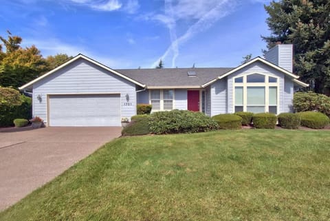 Mac Haven - Single level golf view wine escape House in McMinnville