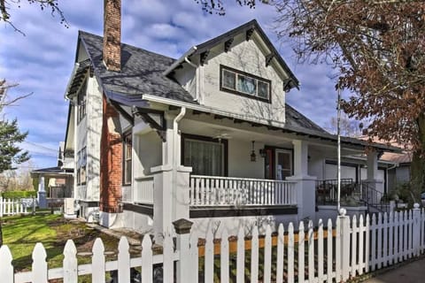 5th St Bungalow - Historic Charm Near 3rd St House in McMinnville