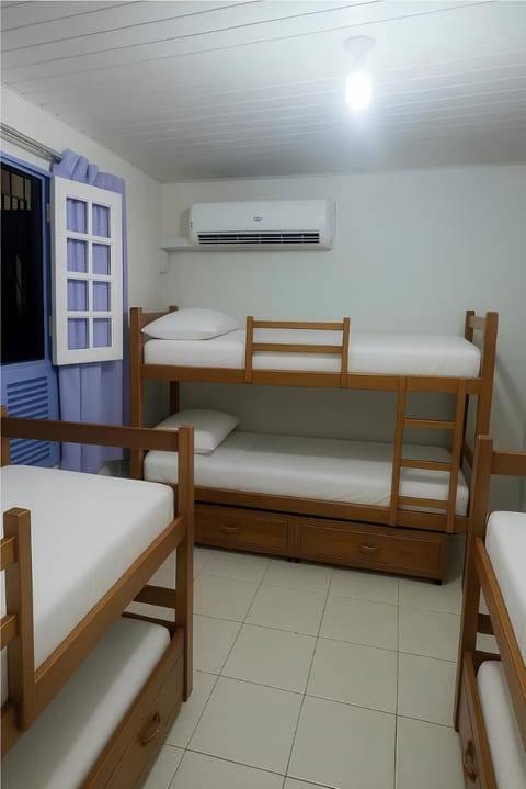 Bed, Photo of the whole room, Bedroom, bunk bed, air conditioner