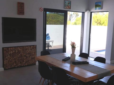 SerenShell House House in Western Cape