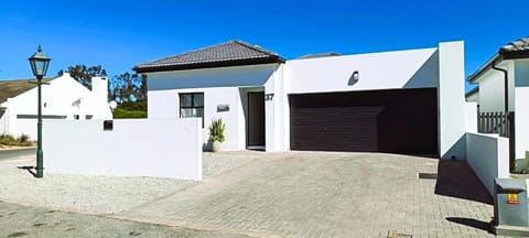 SerenShell House House in Western Cape