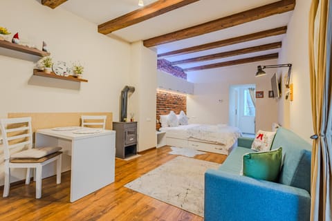 Bed, Living room, Dining area, Bedroom