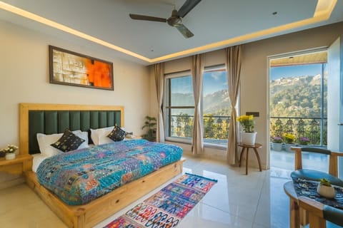 Bed, Natural landscape, Photo of the whole room