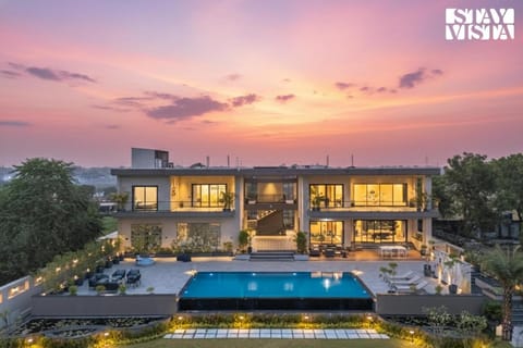 Property building, Swimming pool
