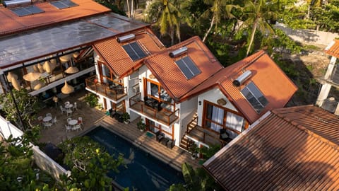 Property building, Day