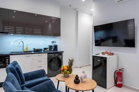 Kitchen or kitchenette, Photo of the whole room, Seating area