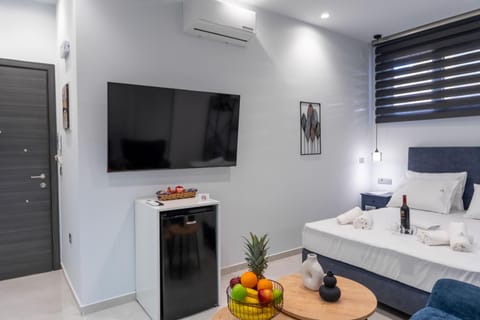 Bed, Photo of the whole room, Seating area