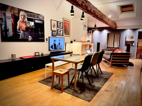 TV and multimedia, Dining area