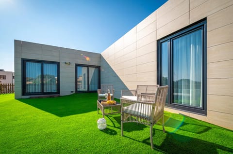 Garden, Garden view, Area and facilities, sunbed