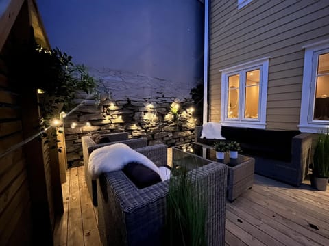 Patio, Balcony/Terrace, Seating area