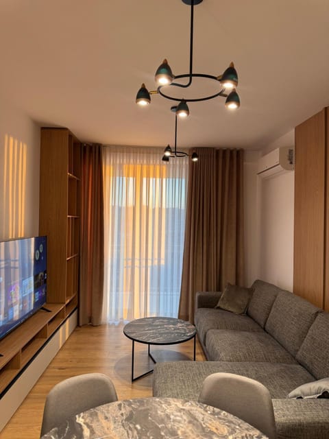 Communal lounge/ TV room, TV and multimedia, Living room