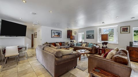 Communal lounge/ TV room, Living room