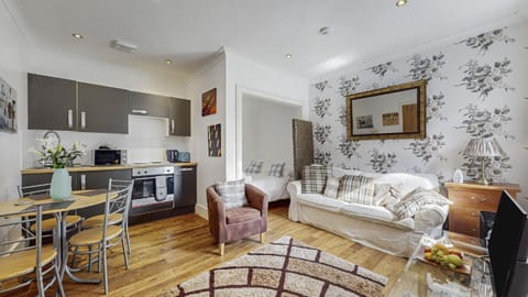 Communal lounge/ TV room, Living room