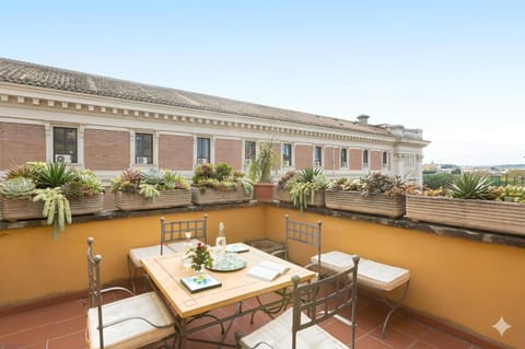 Balcony/Terrace, Dining area