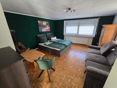 GreenHell Stays - Nürburgring House in Ahrweiler