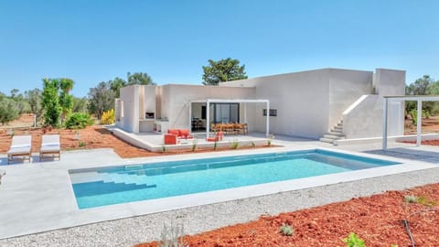Property building, Day, Natural landscape, Garden, Garden view, Pool view, Swimming pool, Swimming pool, sunbed