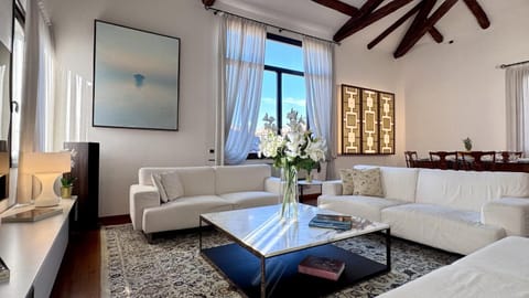 Communal lounge/ TV room, Living room