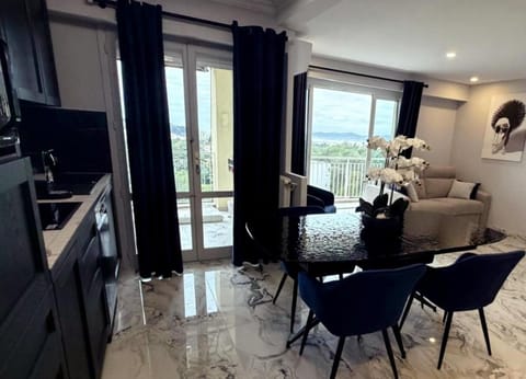 Kitchen or kitchenette, Living room, Dining area