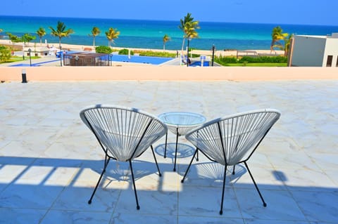 Natural landscape, Balcony/Terrace, Seating area, Sea view