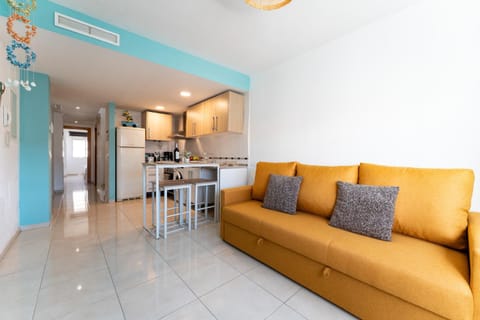 Kitchen or kitchenette, Living room, Dining area, air conditioner