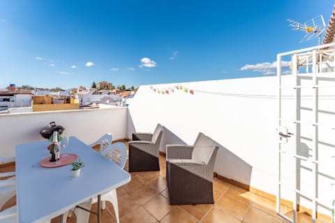 Day, View (from property/room), Balcony/Terrace, Balcony/Terrace, Dining area