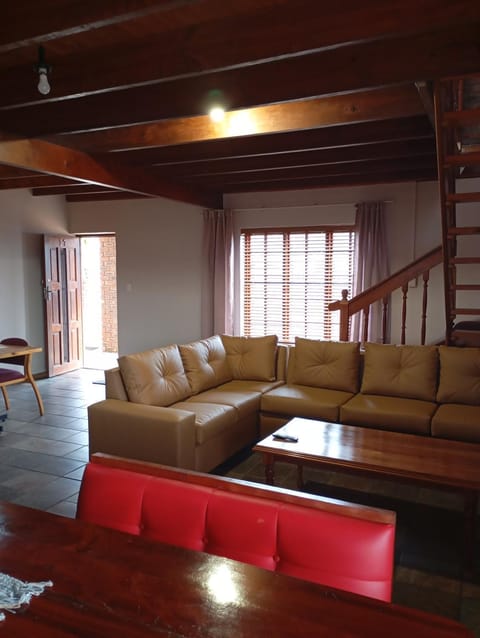 Spacious Home, 2-Bed, 2-Bath, Braai Area, Parking House in Western Cape