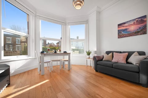 Living room, Photo of the whole room, Dining area
