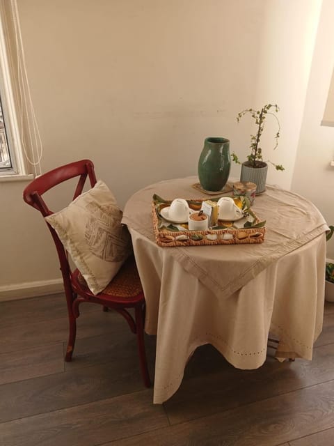 Coffee/tea facilities, Seating area