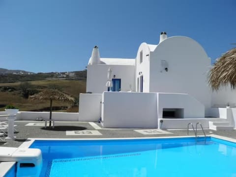 Santorini Traditional Suites Apartment in Mesaria