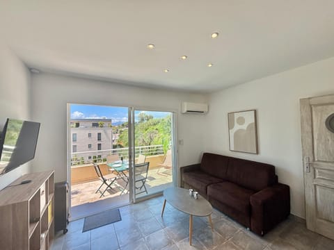 Balcony/Terrace, Living room