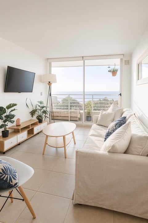 Natural landscape, TV and multimedia, Balcony/Terrace, Living room, Seating area