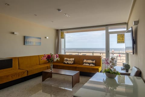 TV and multimedia, Balcony/Terrace, Balcony/Terrace, Living room, Seating area, Sea view, Sea view