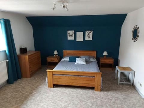 Bed, Photo of the whole room
