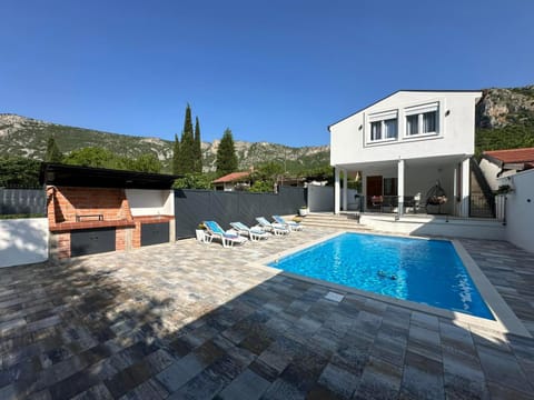 Mountain view, Swimming pool