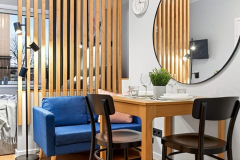 Seating area, Dining area